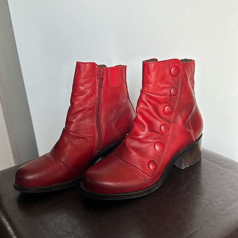 Women’s Boots